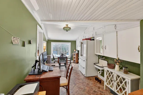 $527,900 | 200 East Greenwood Street, Landrum, SC 29356