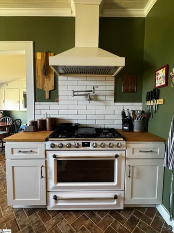 $569,900 | 200 East Greenwood Street, Landrum, SC 29356