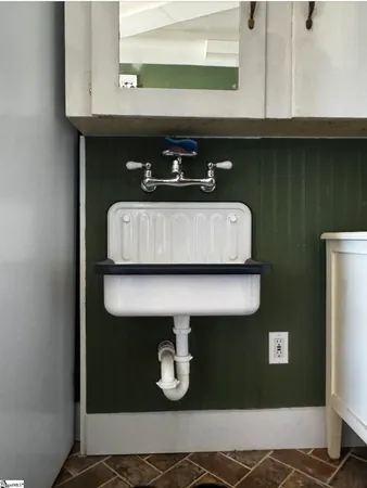 $527,900 | 200 East Greenwood Street, Landrum, SC 29356