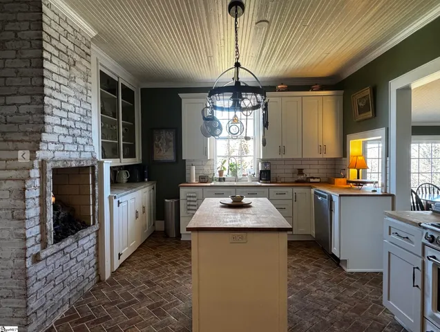 $585,000 | 200 East Greenwood Street, Landrum, SC 29356