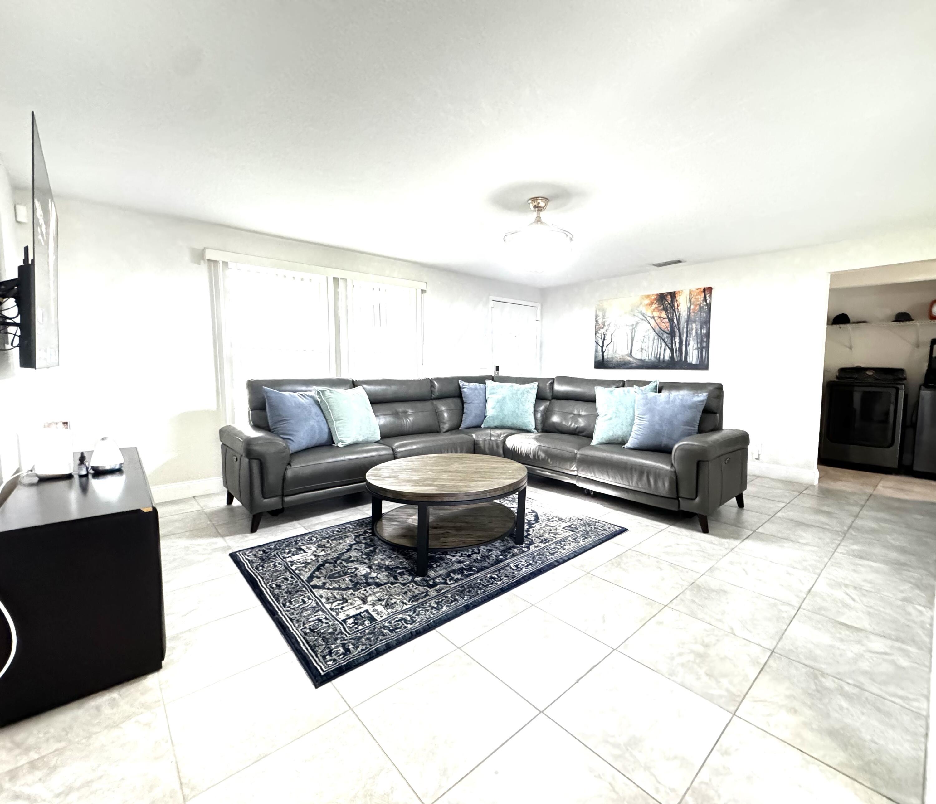 116 Park Road North Royal Palm Beach, FL 33411 - Photo 6 of 20 Living rm