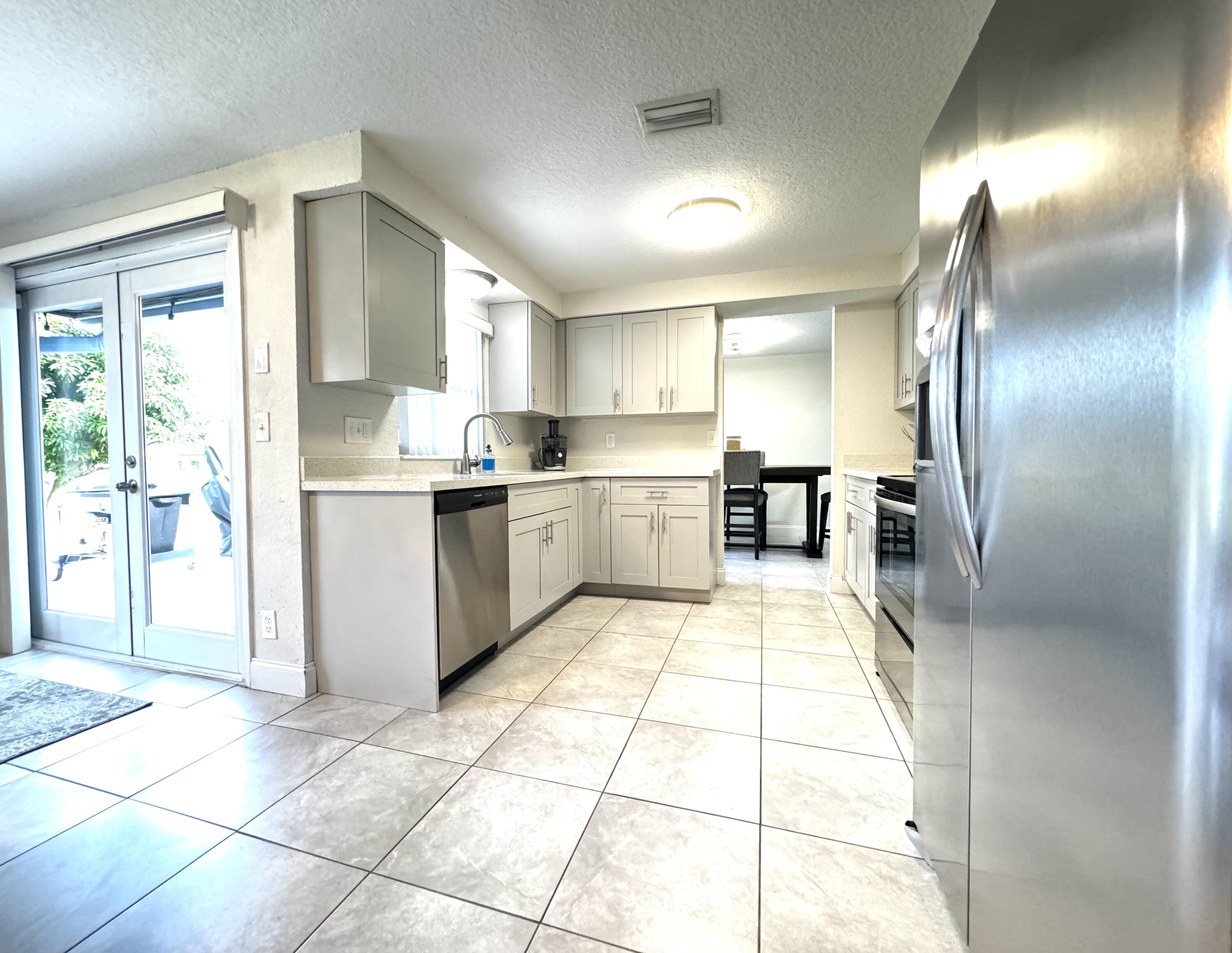 116 Park Road North Royal Palm Beach, FL 33411 - Photo 8 of 20 Kitchen