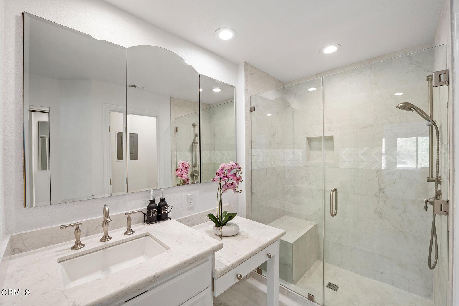 1941 Majorca Drive Oxnard, CA 93035 - Photo 22 of 39 primary bath1