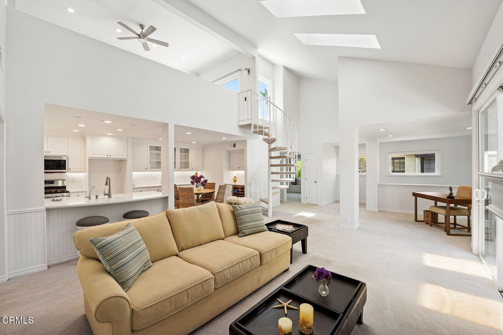 1941 Majorca Drive Oxnard, CA 93035 - Photo 4 of 39 Liv Room 1