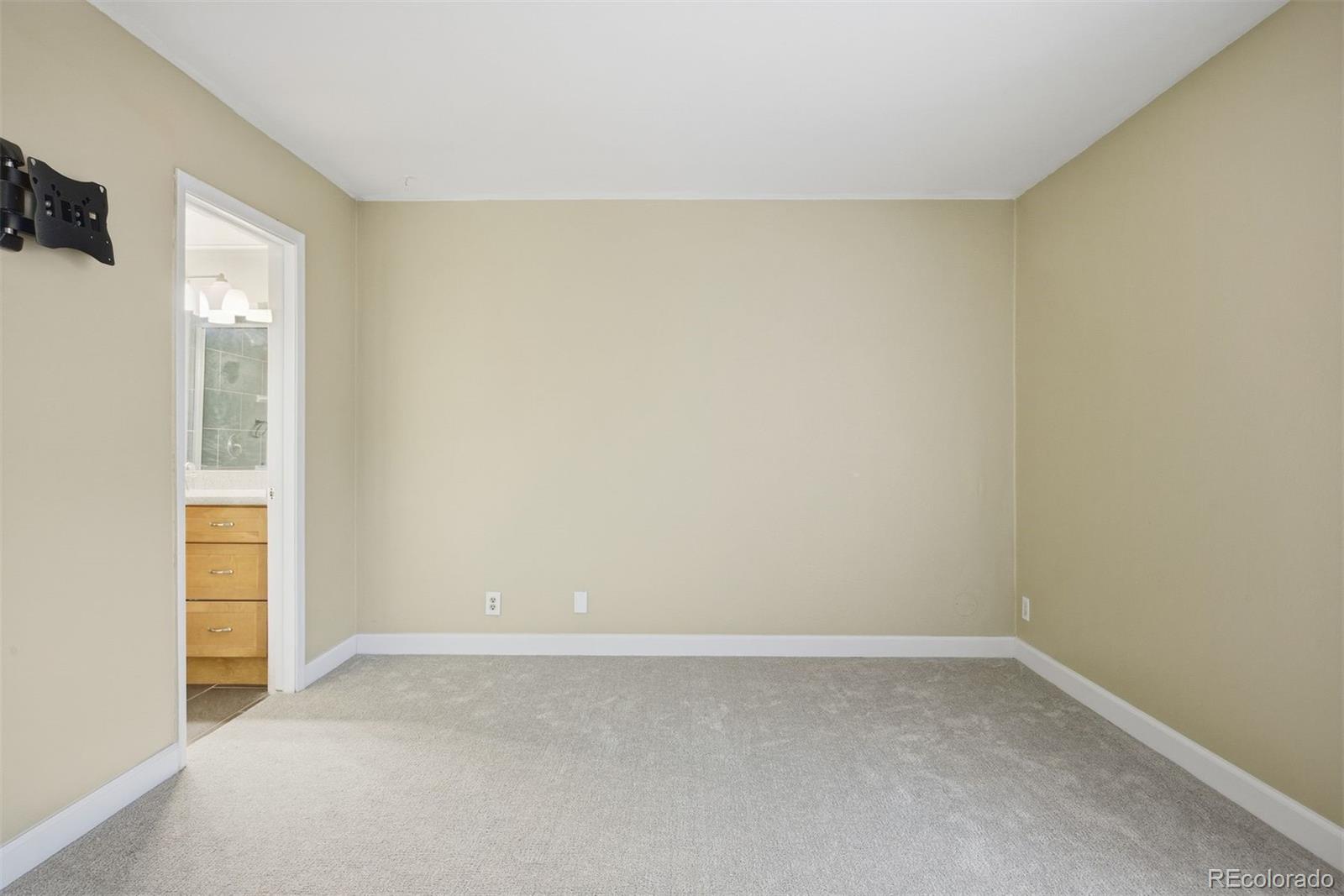 6495 East Happy Canyon Road, Unit 30 Denver, CO 80237 - Photo 10 of 28