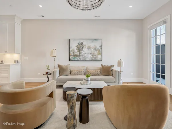 $1,384,000 | 225 Burlington Avenue, Unit TH1, Clarendon Hills, IL 60514