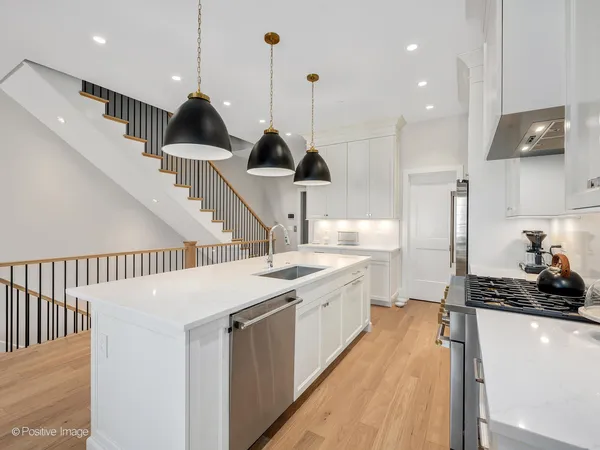 $1,384,000 | 225 Burlington Avenue, Unit TH1, Clarendon Hills, IL 60514
