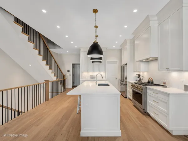 $1,384,000 | 225 Burlington Avenue, Unit TH1, Clarendon Hills, IL 60514