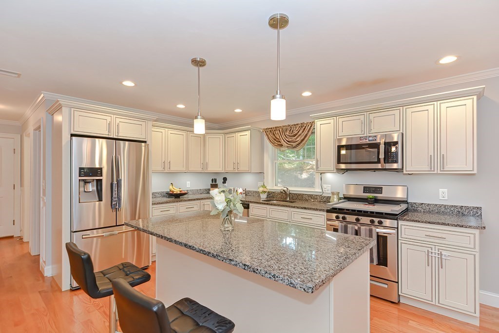 77 Westdale Road Holbrook, MA 02343 - Photo 12 of 38