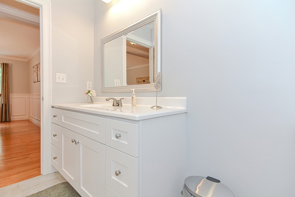 77 Westdale Road Holbrook, MA 02343 - Photo 17 of 38