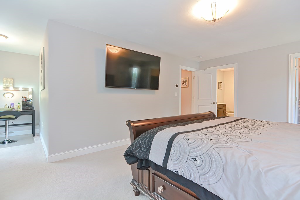 77 Westdale Road Holbrook, MA 02343 - Photo 23 of 38