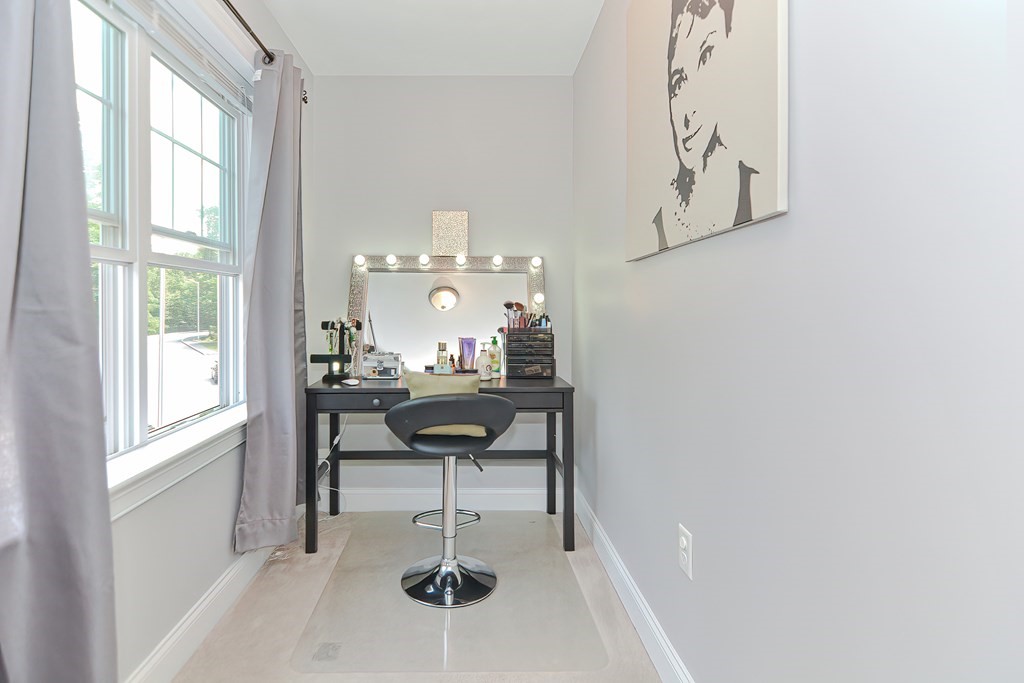 77 Westdale Road Holbrook, MA 02343 - Photo 24 of 38