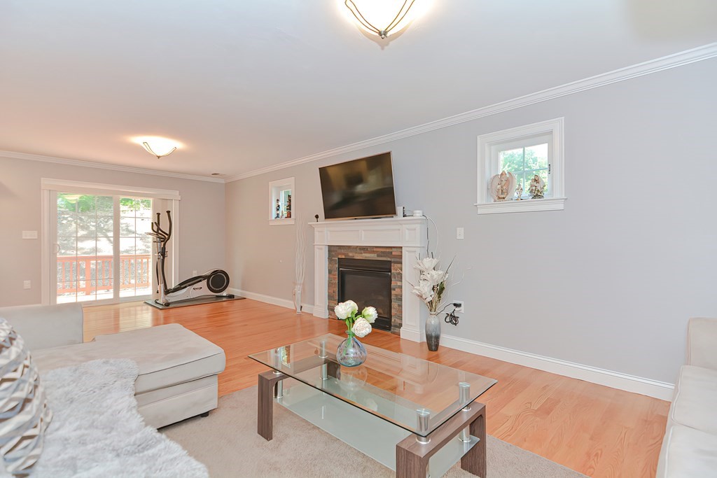 77 Westdale Road Holbrook, MA 02343 - Photo 7 of 38