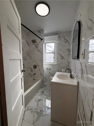 $1,400 | 432 Wohlers Avenue, Unit 1, Buffalo, NY 14208