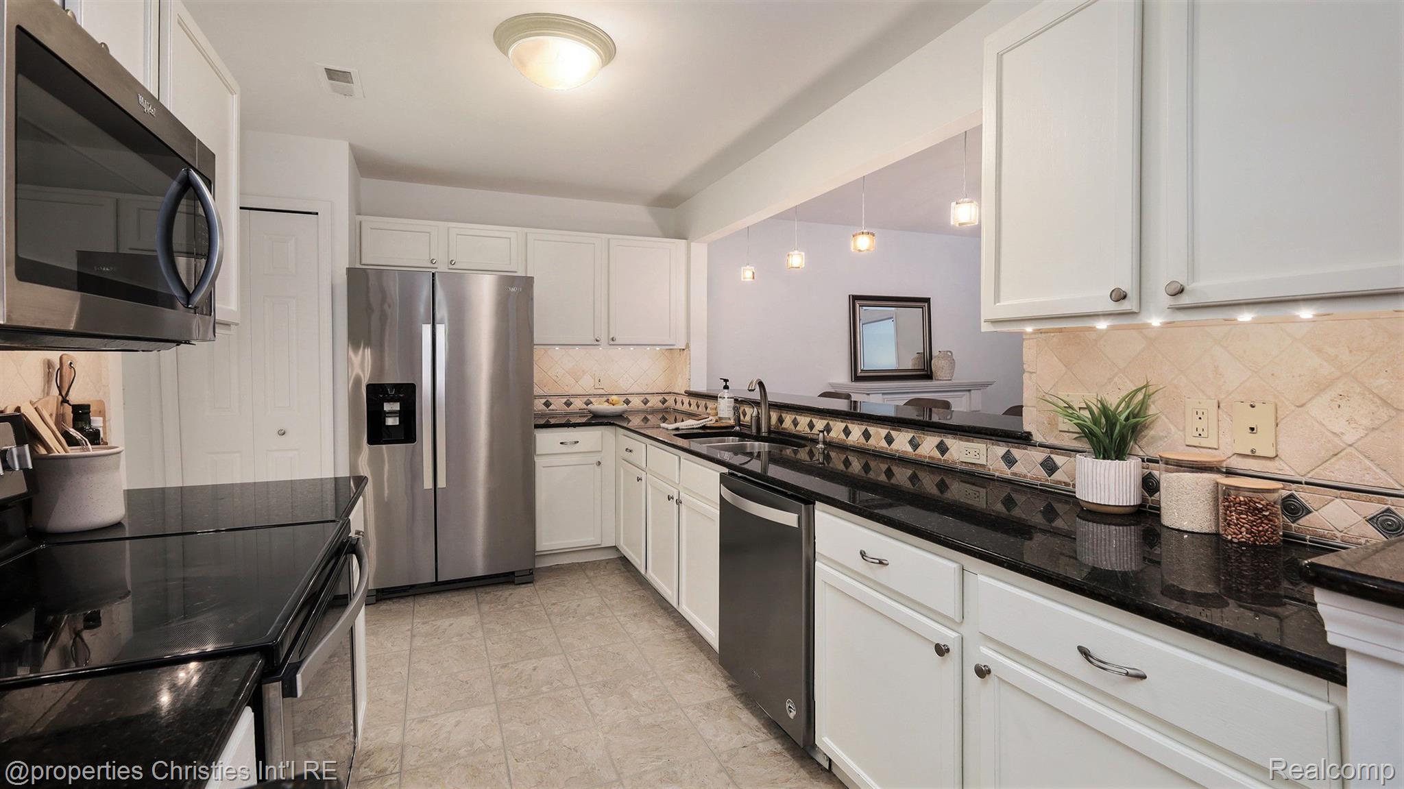 1772 Flagstone Circle Rochester, MI 48307 - Photo 17 of 28 Gallery Image 17