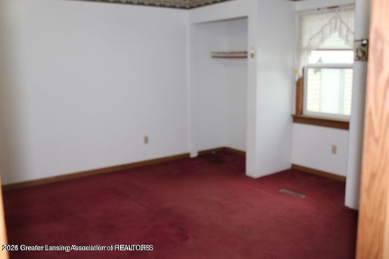 10122 Royston Road Grand Ledge, MI 48837 - Photo 13 of 29 20241014191024677946000000-o
