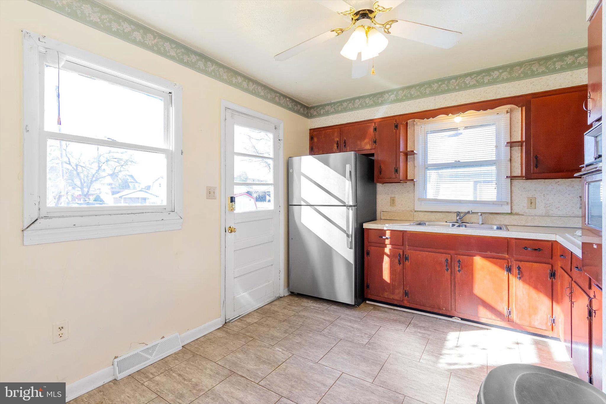 227 East 2nd Avenue Ranson, WV 25438 - Photo 12 of 33