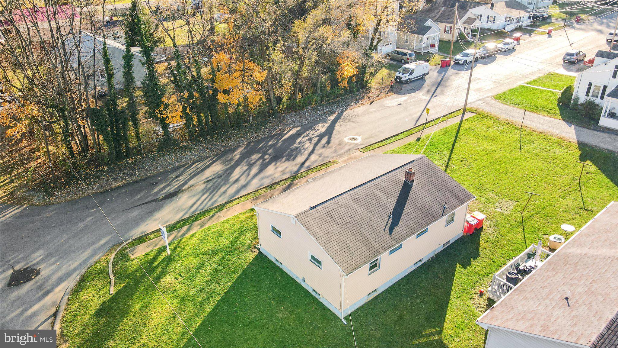 227 East 2nd Avenue Ranson, WV 25438 - Photo 4 of 33