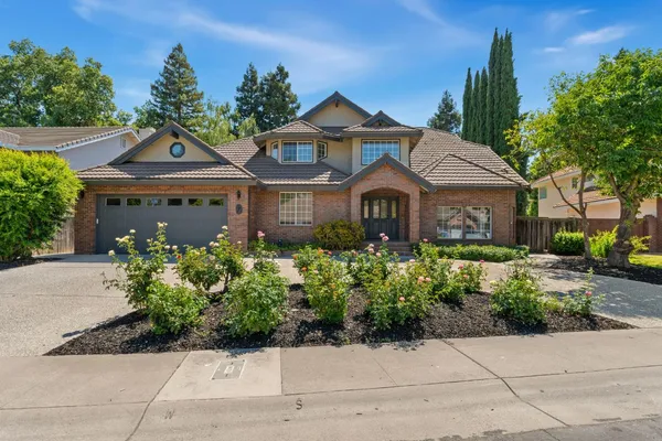 $1,050,000 | 7 Chicory Bend Court, Sacramento, CA 95831