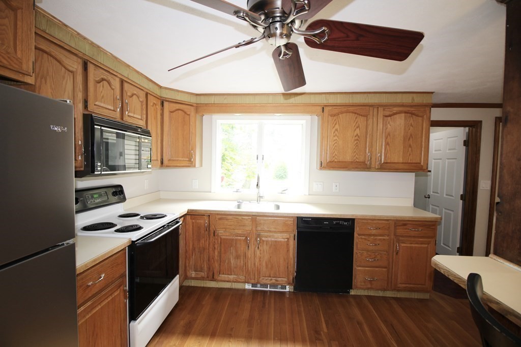 27 Andover Road, Unit 1 Billerica, MA 01821 - Photo 5 of 19