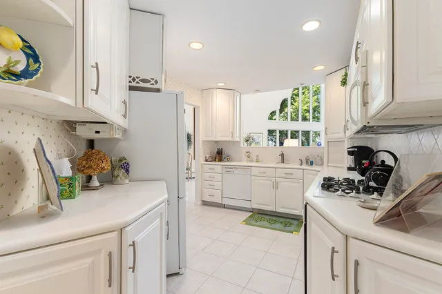 $1,150,000 | 6308 North Jebavy Drive, Ludington, MI 49431