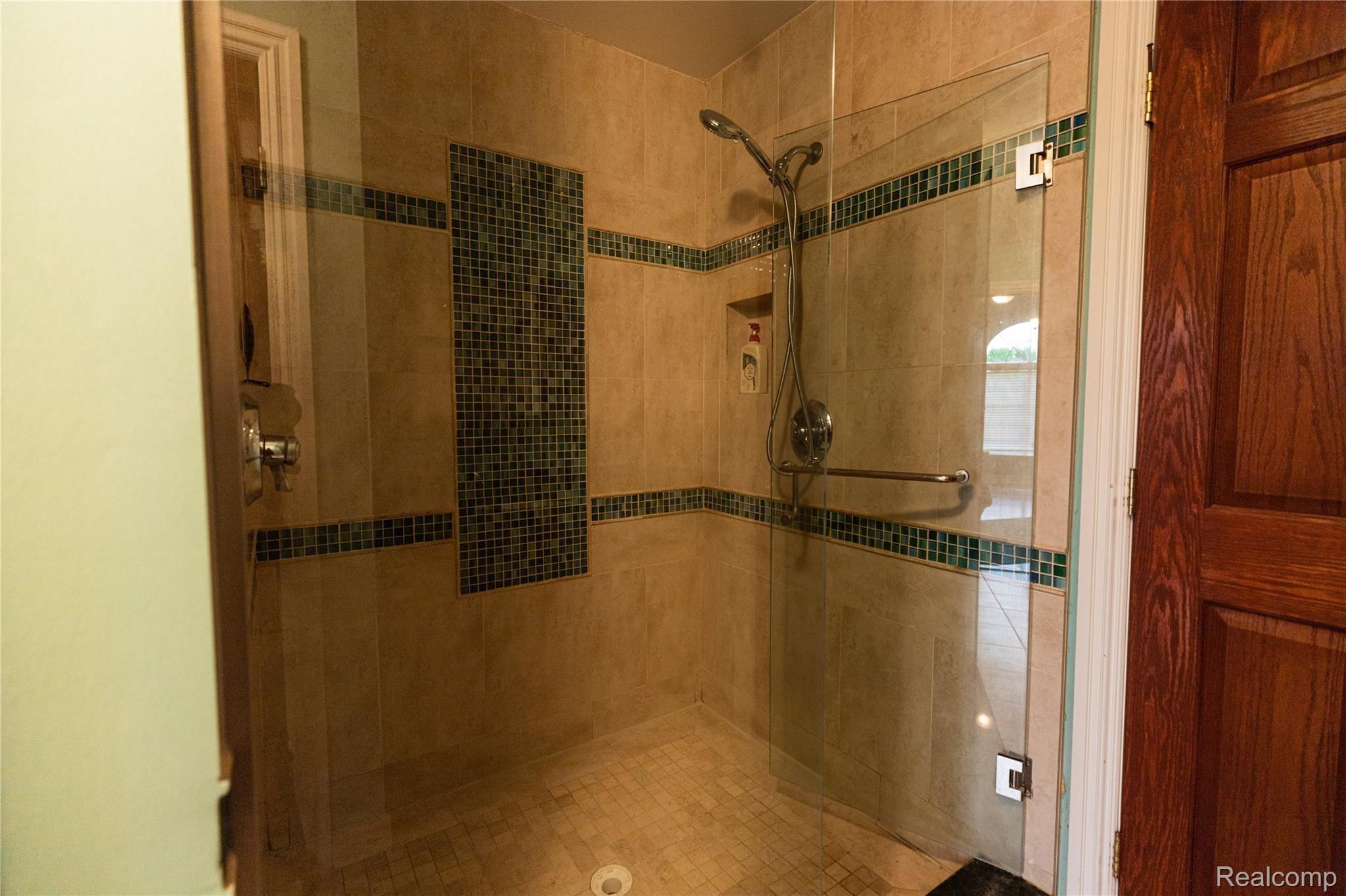 1603 Angela Road Walled Lake, MI 48390 - Photo 64 of 76 1603 Angela Dr-71.jpg