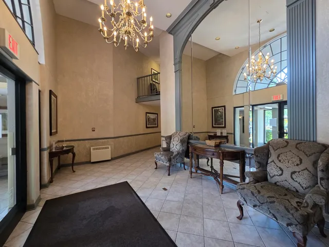 $269,900 | 511 Aurora Avenue, Unit 108, Naperville, IL 60540