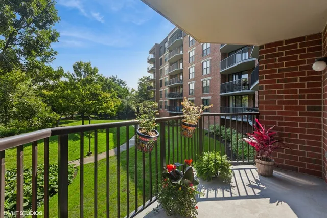 $269,900 | 511 Aurora Avenue, Unit 108, Naperville, IL 60540