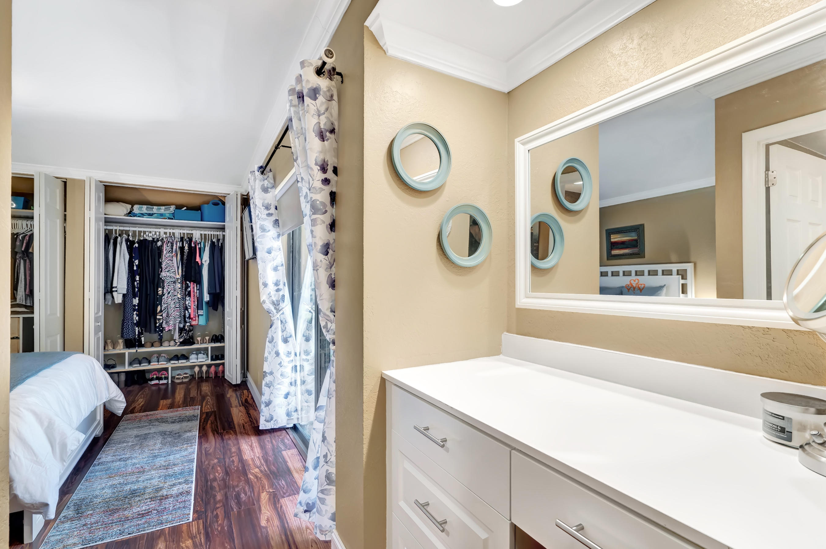 8291 Thames Boulevard, Unit B Boca Raton, FL 33433 - Photo 14 of 22 Vanity in Master