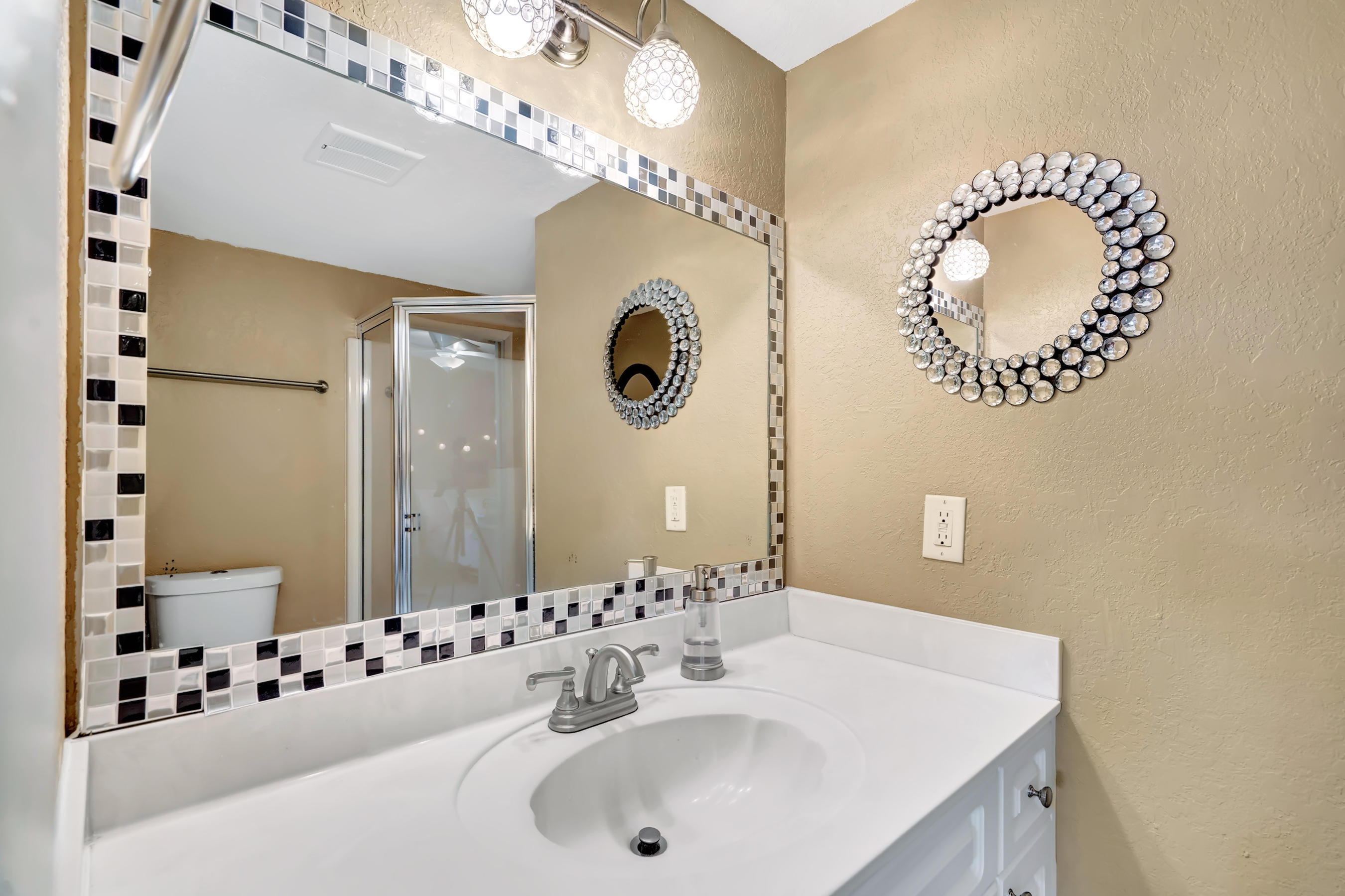 8291 Thames Boulevard, Unit B Boca Raton, FL 33433 - Photo 8 of 22 Bathroom