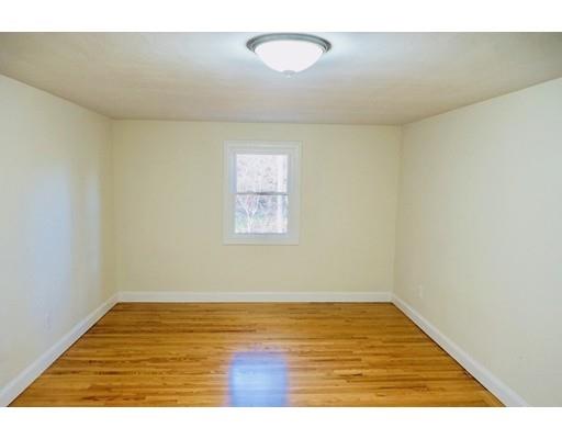 110 Oak Hollow Road Springfield, MA 01128 - Photo 20 of 30
