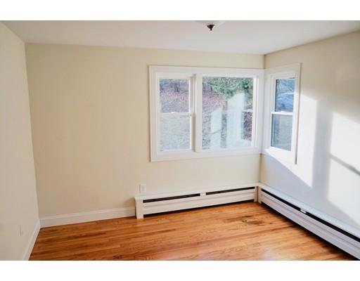 110 Oak Hollow Road Springfield, MA 01128 - Photo 21 of 30
