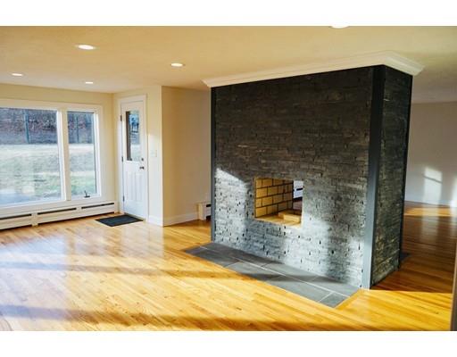110 Oak Hollow Road Springfield, MA 01128 - Photo 7 of 30