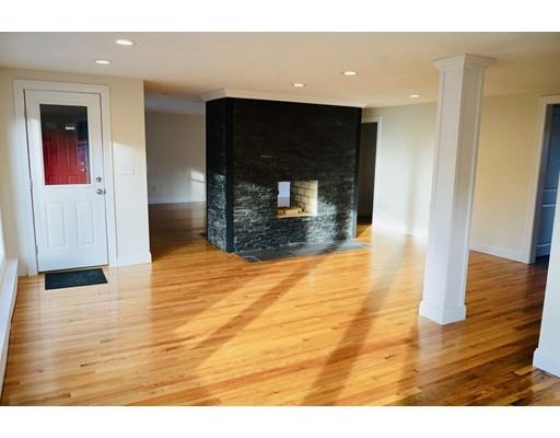 110 Oak Hollow Road Springfield, MA 01128 - Photo 8 of 30