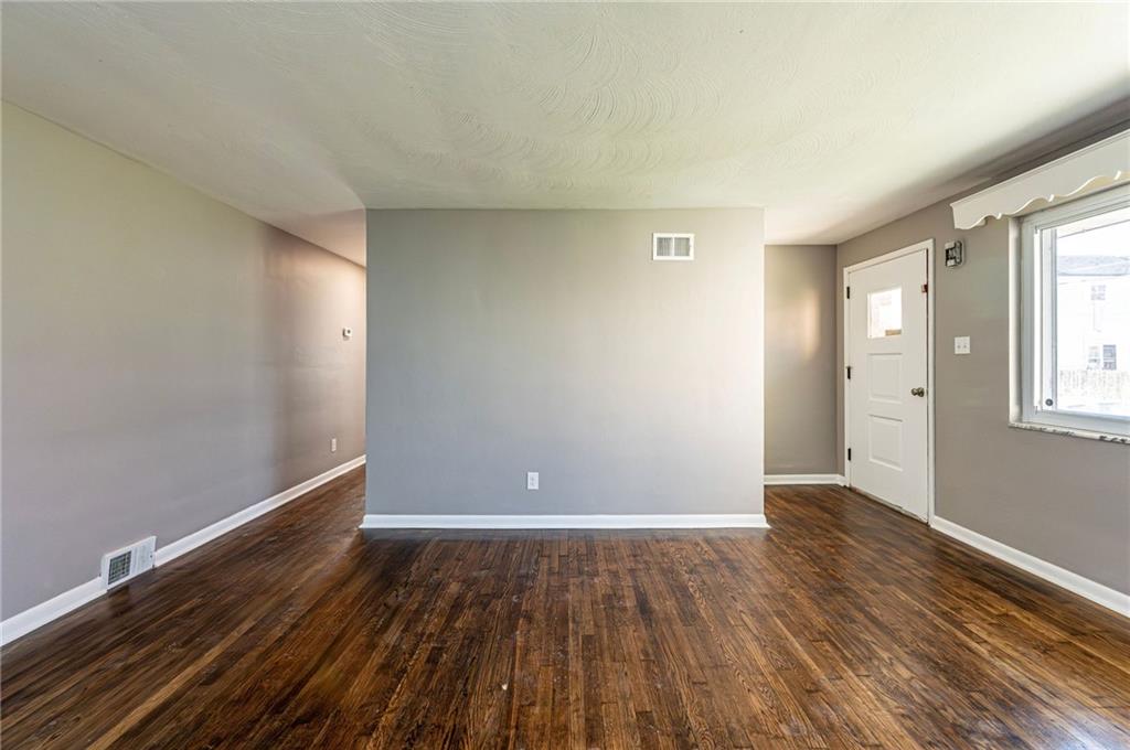 63 Chestnut Street Natrona Heights, PA 15065 - Photo 10 of 33