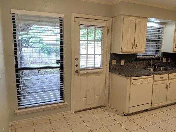 $2,150 | 2705 Cummings Drive, Bedford, TX 76021