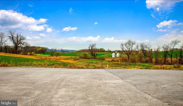 $285,600 | 4070 Rolling Meadow Court, York, PA 17408