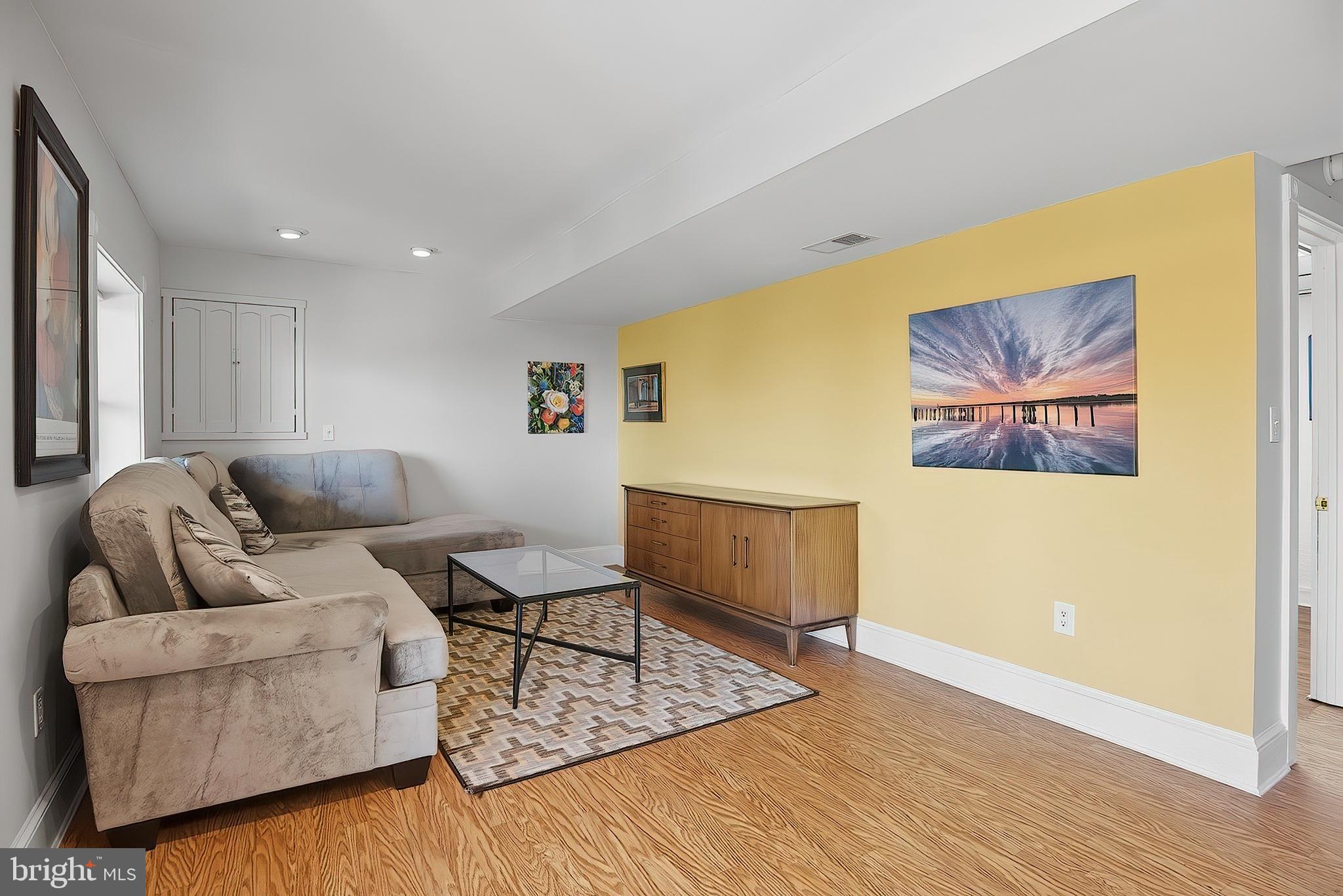 33 Bonney Shore Road Elkton, MD 21921 - Photo 23 of 38 Family Room, recessed lighting