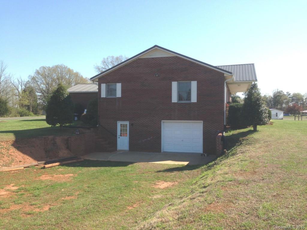119 Guilford Road Harmony, NC 28634 - Photo 3 of 16 Gallery Image 3