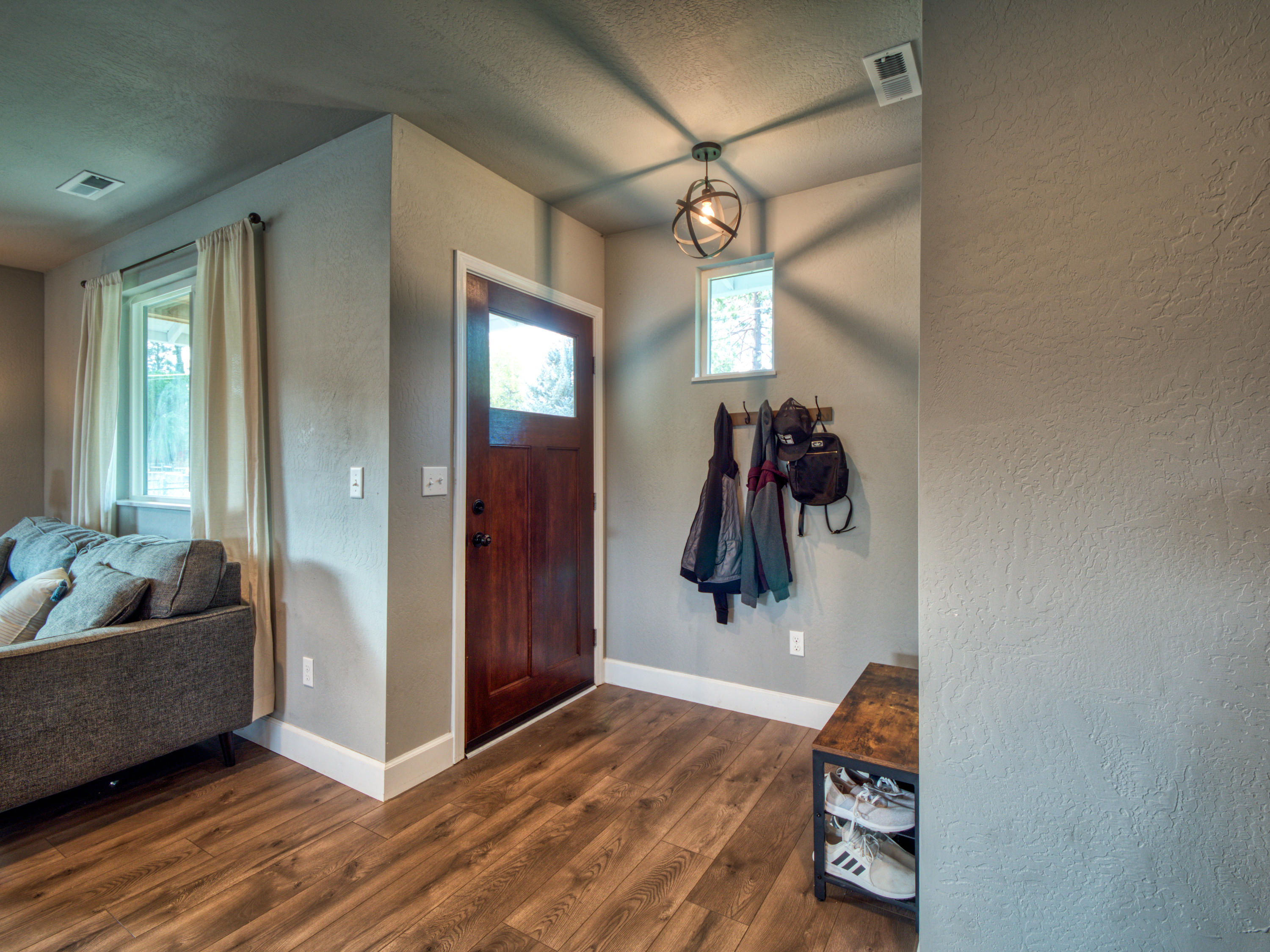 3286 New Ray Road Central Point, OR 97502 - Photo 2 of 25 Entry 1