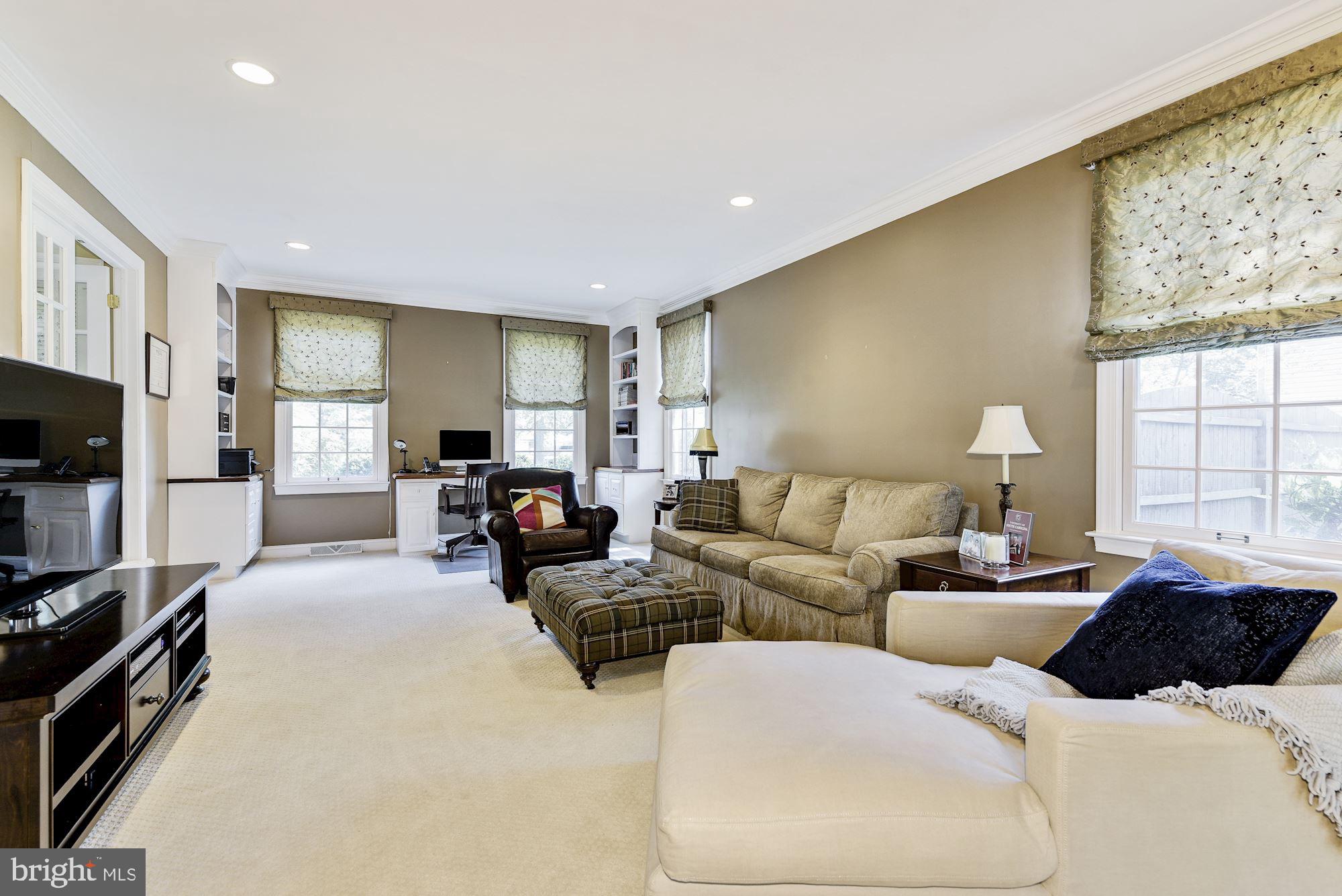 509 Sentinel Road Moorestown, NJ 08057 - Photo 3 of 25 Living Room