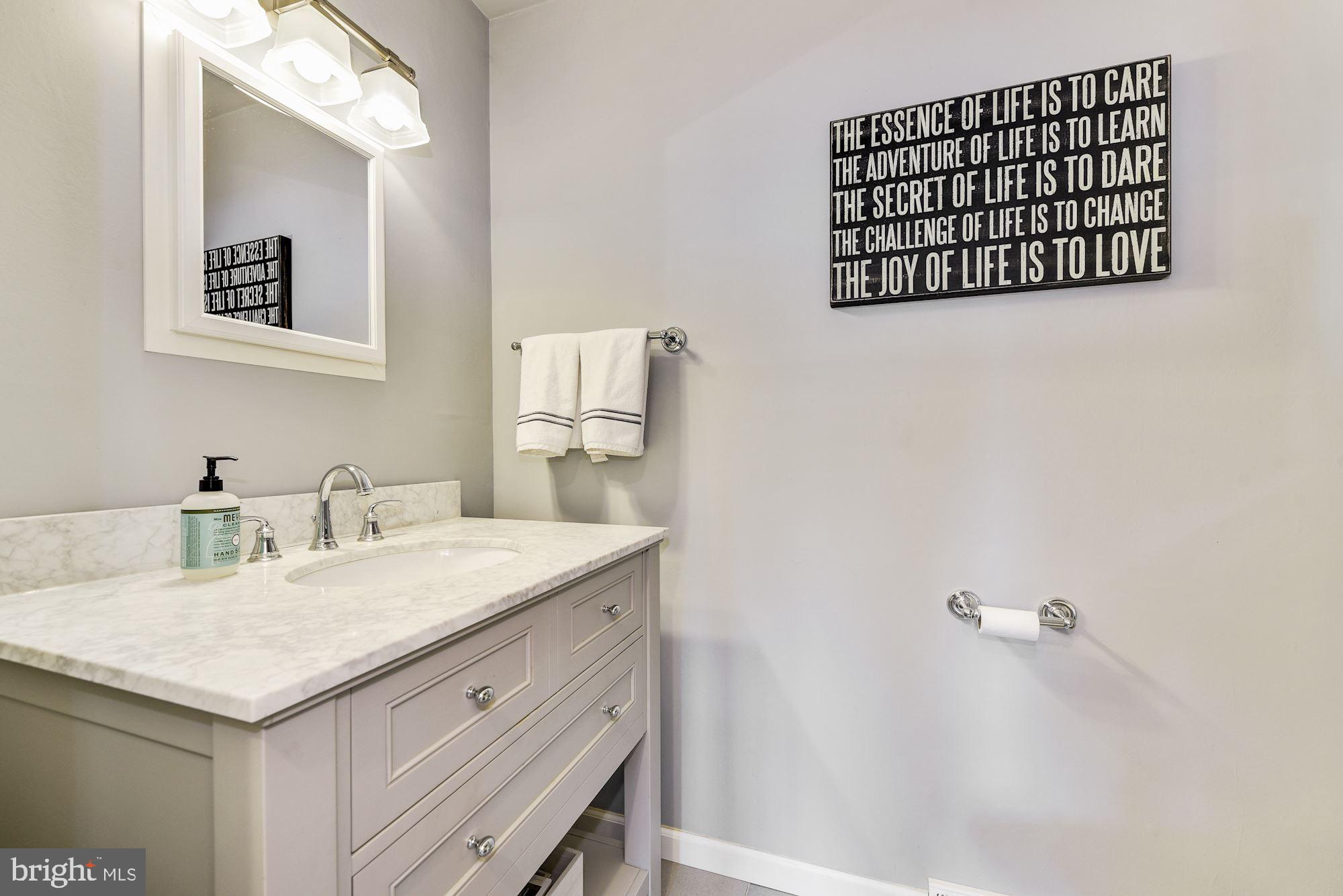 509 Sentinel Road Moorestown, NJ 08057 - Photo 10 of 25 Powder Vroom