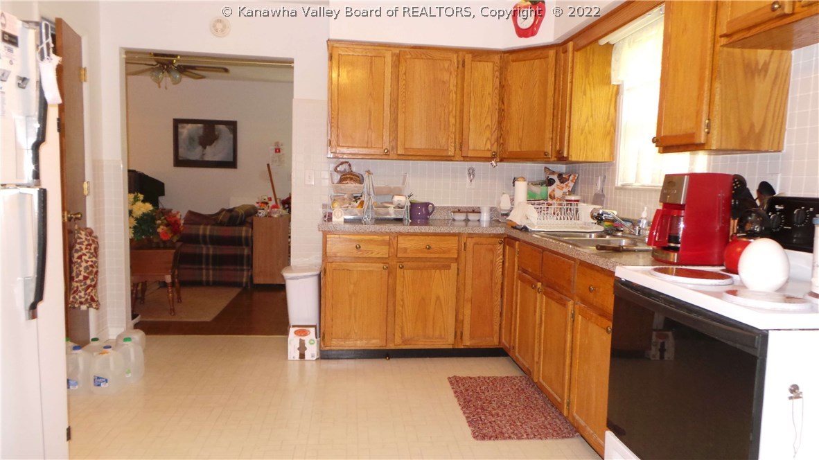 2892 Little Sandy Road Elkview, WV 25071 - Photo 5 of 9 Gallery Image 5