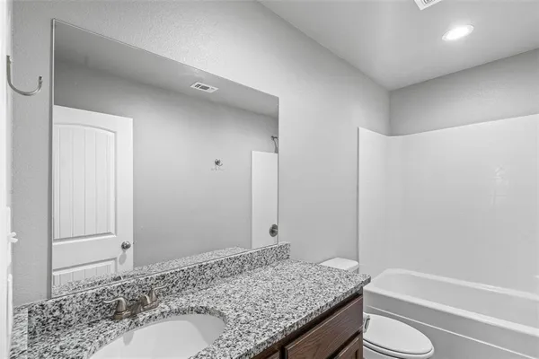 $1,825 | 120 Abbey Park Court, Granbury, TX 76049