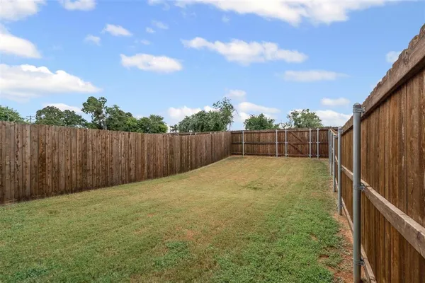 $1,825 | 120 Abbey Park Court, Granbury, TX 76049