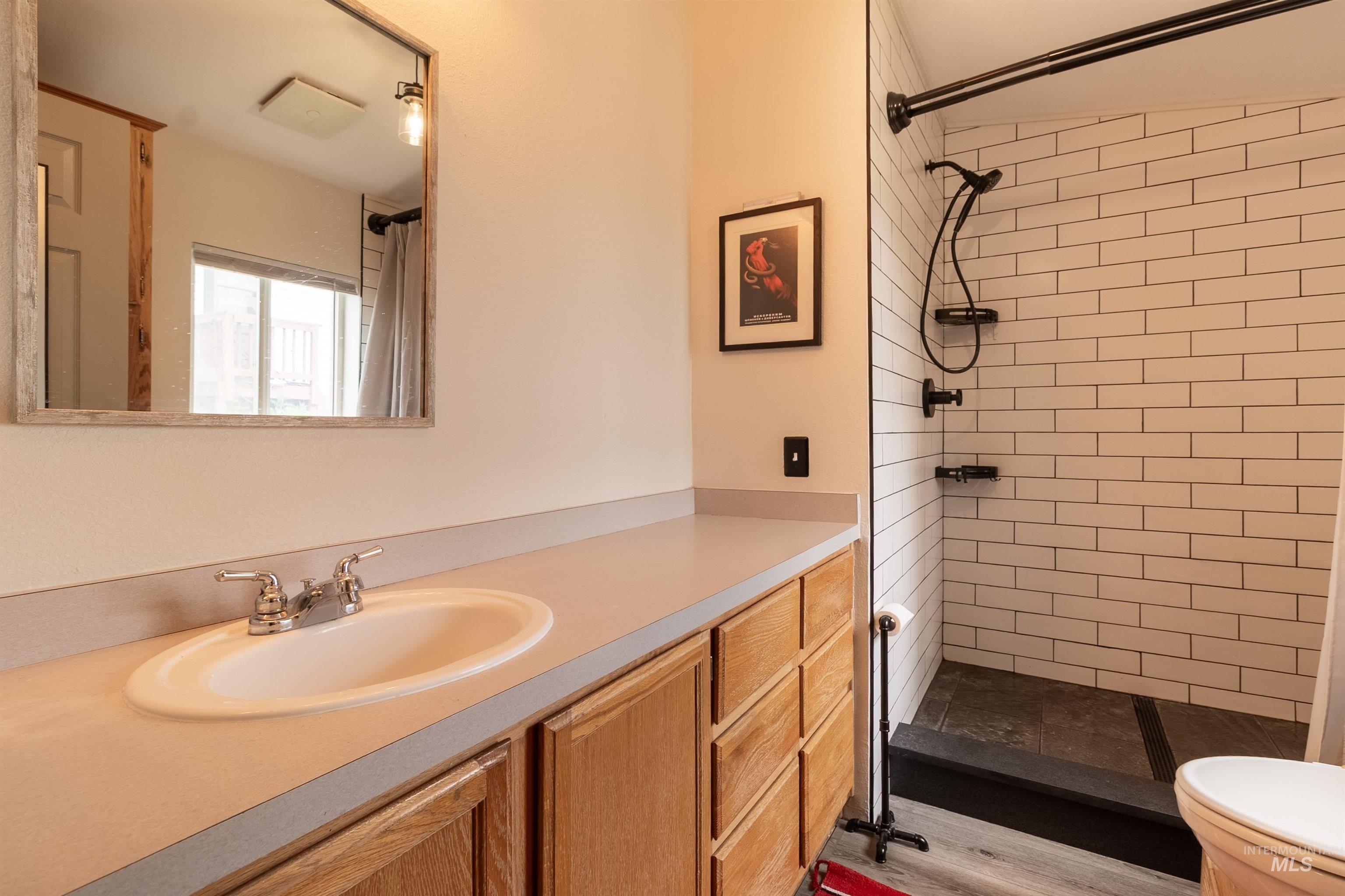 609 North Almon Street, Unit 4012 Moscow, ID 83843 - Photo 19 of 33