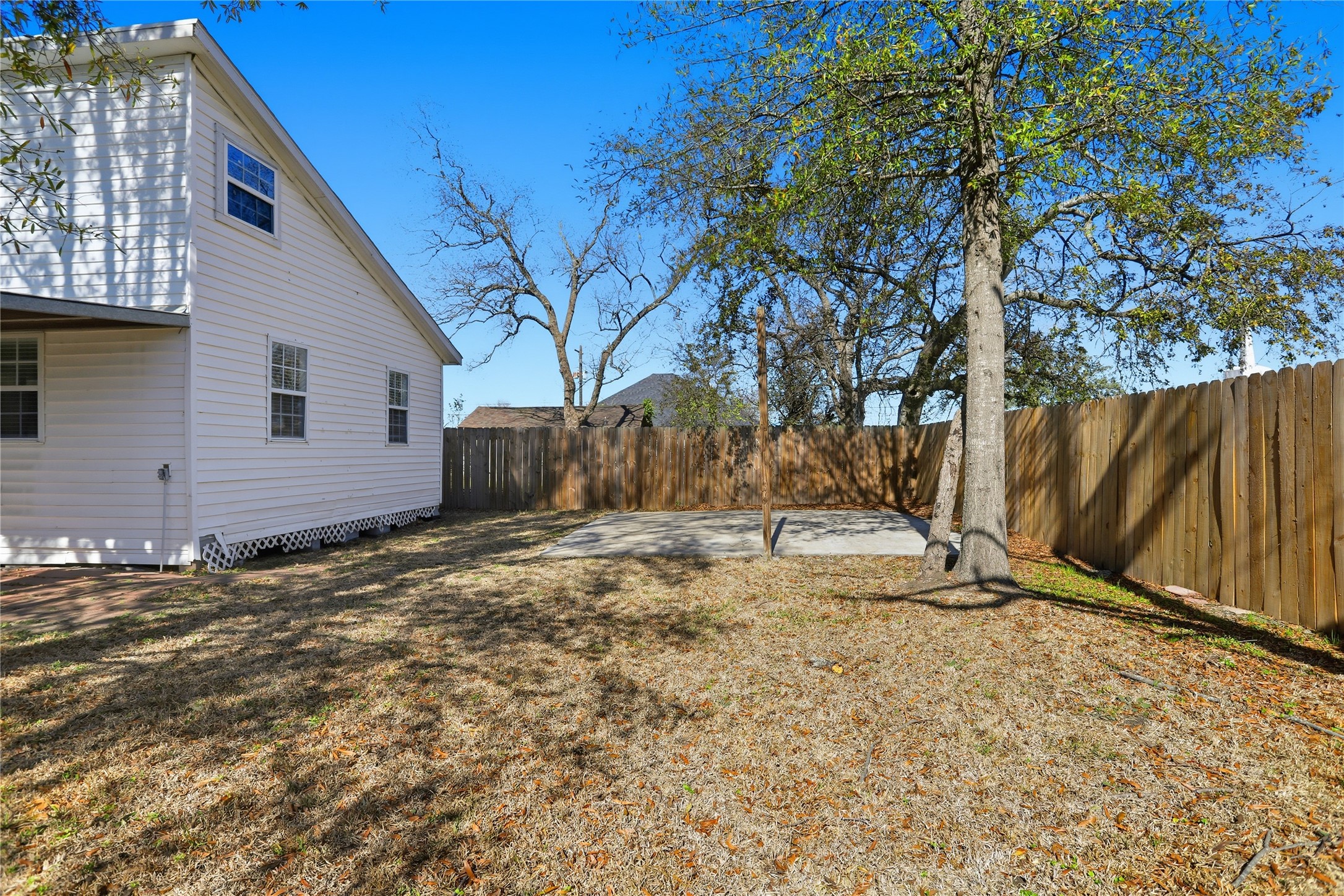 1707 Johnson Street Pasadena, TX 77502 - Photo 44 of 45 front view of a house with a yard