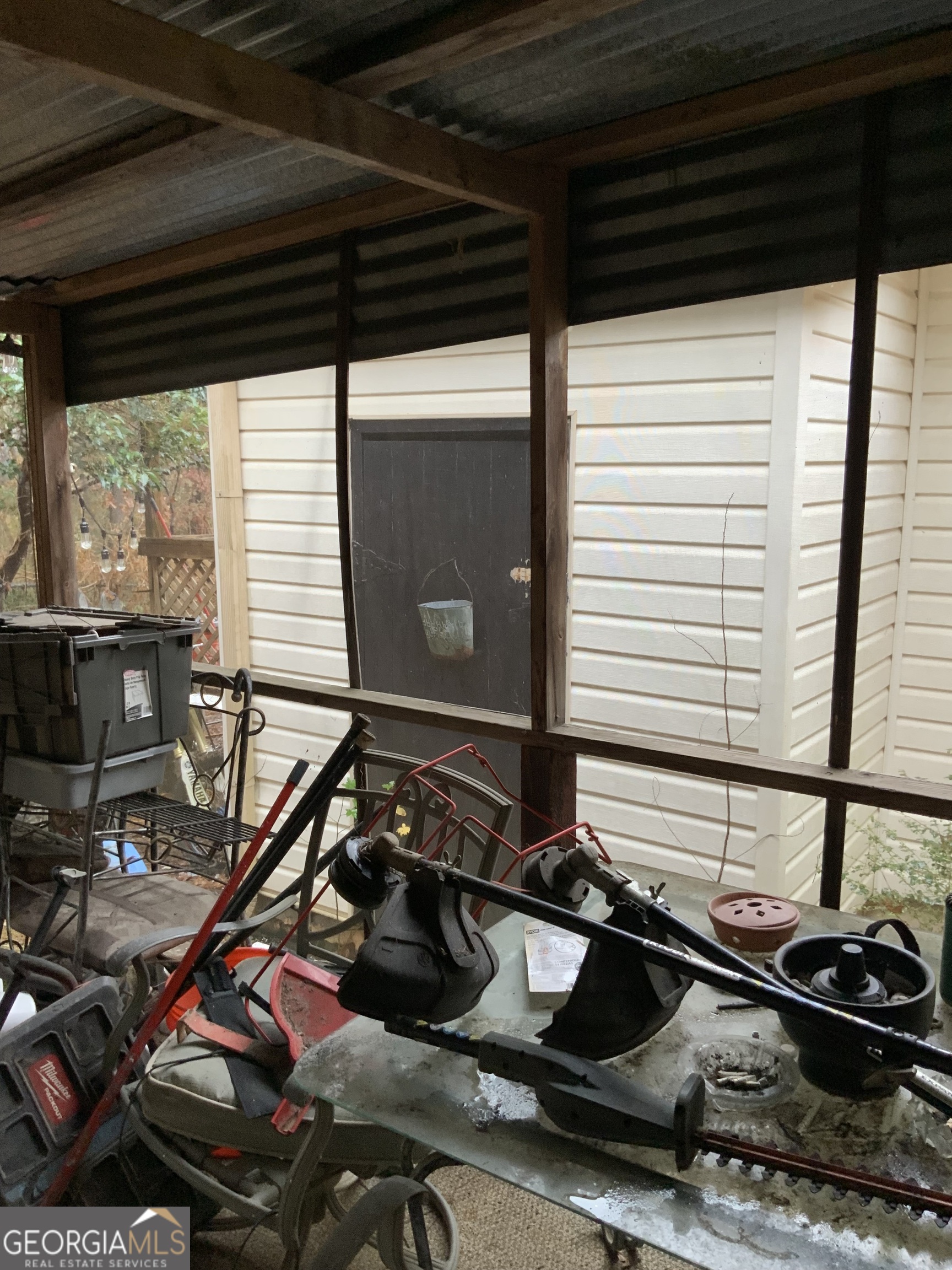 10065 Brass Ring Road Jonesboro, GA 30238 - Photo 35 of 48 a room with musical instruments