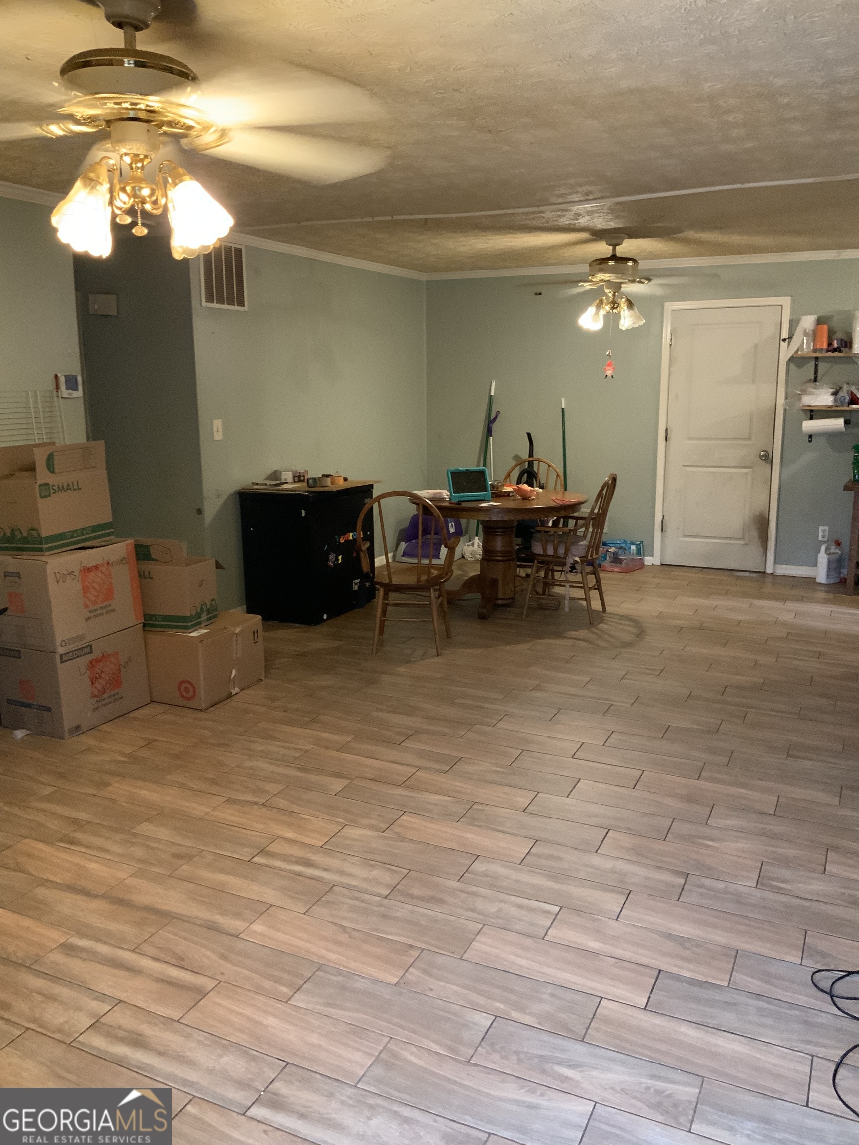 10065 Brass Ring Road Jonesboro, GA 30238 - Photo 4 of 48 a view of a livingroom with furniture