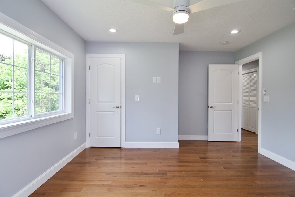 75 Rochford Circle Springfield, MA 01128 - Photo 33 of 42